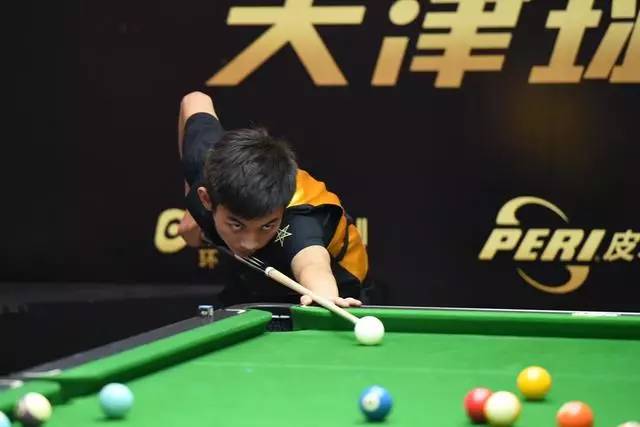 中国足球的 中国足球的