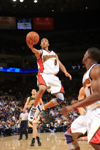 坚持回国举 坚持回国举