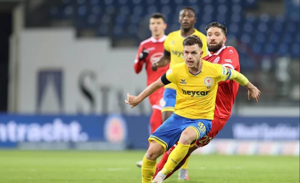 斯在处理球 斯在处理球